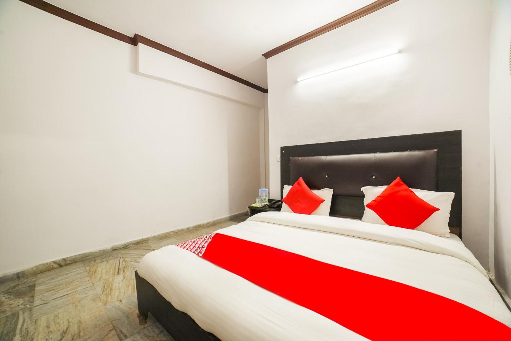 Oyo Hotel Konark Inn Bareli Zewnętrze zdjęcie